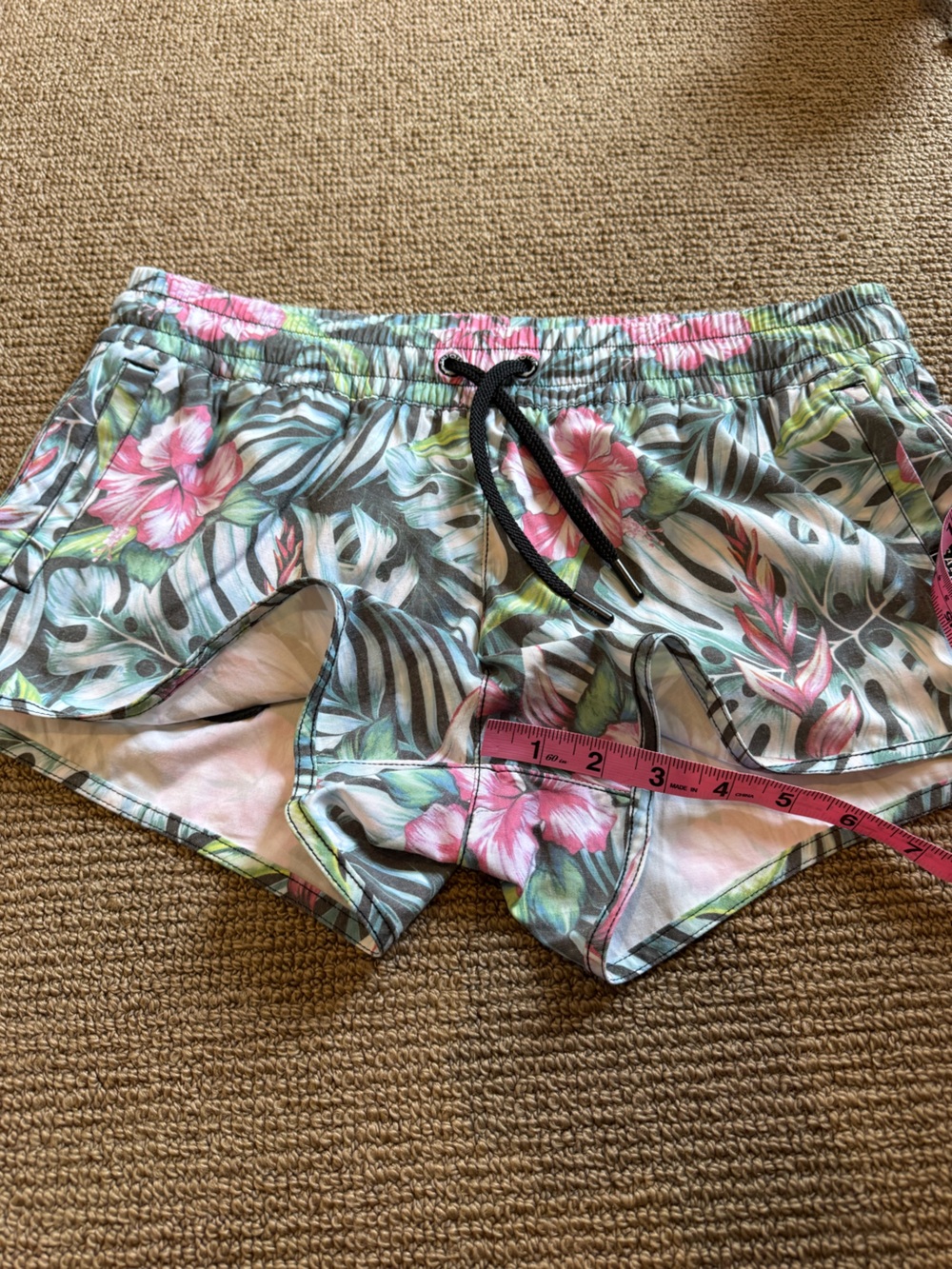 *NWT* SALT LIFE āJungle Vibes Volley Performanceā Shorts - Picture 16 of 17